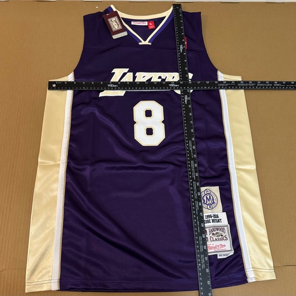 Kobe Bryant Mitchell & Ness
1996-2016 HOF LA Lakers
Purple Jersey Size XL - Picture 3 of 6
